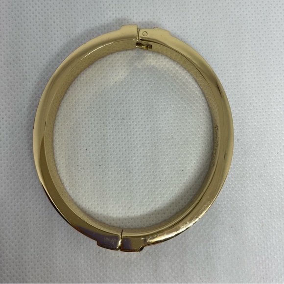 Lilly Pulitzer Gold Navy Holy Flocksmolie Hinge Bracelet and Drawstring Bag NEW - Picture 6 of 8